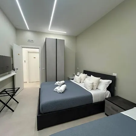 Suite Contè Binario Uno Napoli-3